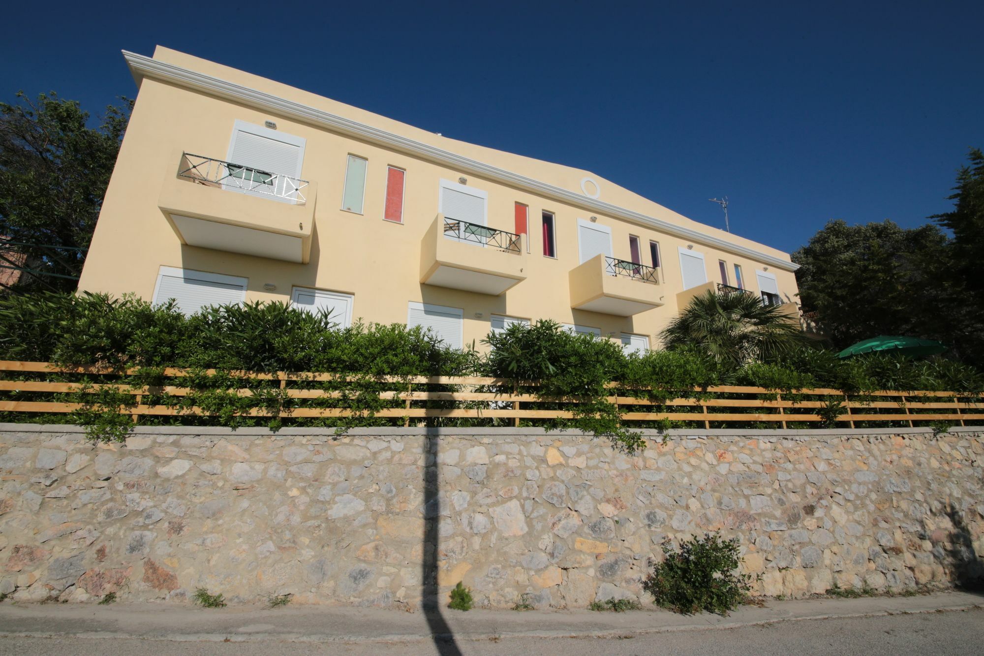 Point Twins Apartments Vrontados Екстер'єр фото